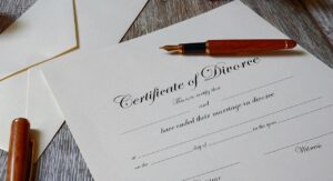 離婚協議書の作成を比較する際に注意すべきポイントは？